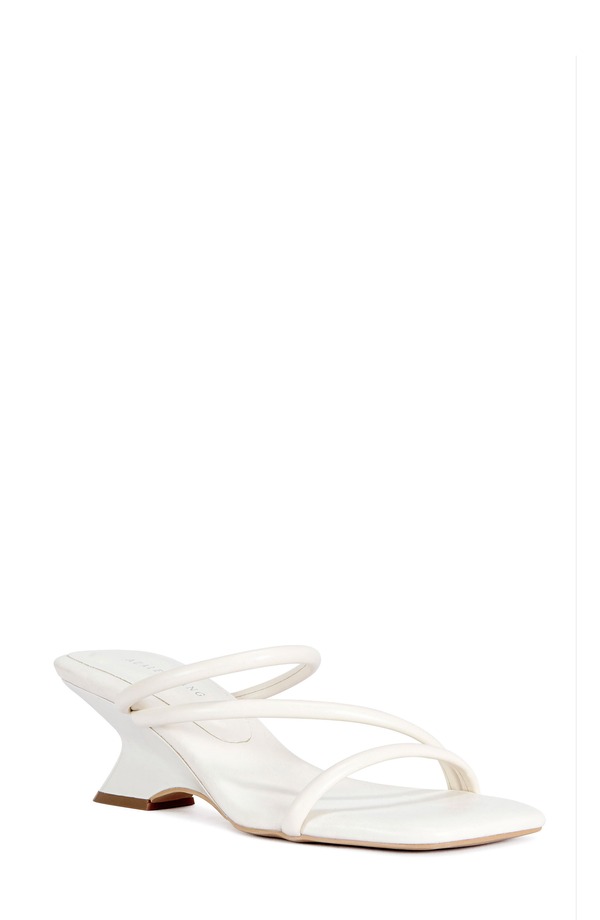 ■靴サイズ EU | US | JP 34 | 4 | 21cm 35 | 5 | 22cm 36 | 6 | 23cm 37 | 7 | 24cm 38 | 8 | 25cm 39 | 9 | 26cm ■ブランド AZALEA WANG (アザレア ワン)■商品名 Genna Wedge Slide Sandal■商品は海外よりお取り寄せの商品となりますので、お届けまで10日-3週間前後お時間頂いております。 ■ブランド・商品・デザインによって大きな差異がある場合があります。 ■あくまで平均的なサイズ表ですので「目安」として参考にしてください。 ■お届けの商品は1枚目のお写真となります。色展開がある場合、2枚目以降は参考画像となる場合がございます。 ■只今、一部を除くすべて商品につきまして、期間限定で送料無料となります。 ■スマートフォンで商品を見ているお客様につきまして、商品ページに御座います「かごに追加」のボタンを押して頂きますと、お取り寄せが可能なサイズが選択できます。 ※沖縄・離島・一部地域は追加送料(3,300円)が掛かります。