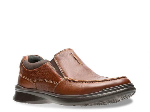 【送料無料】 クラークス メンズ スリッポン・ローファー シューズ Cotrell Free Slip-On Brown