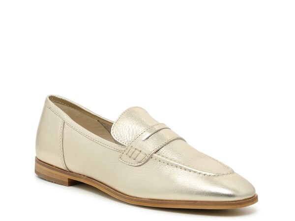 【送料無料】 ヴィンスカムート レディース スリッポン ローファー シューズ Jilliyah Loafer Pale Gold Metallic