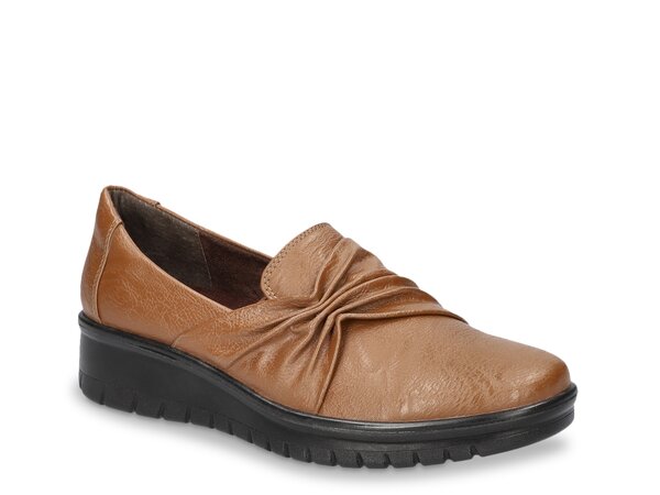 楽天ReVida 楽天市場店【送料無料】 イージーストリート レディース スリッポン・ローファー シューズ Faith Slip-On Tan