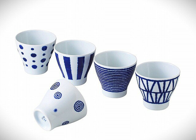 ●材質／磁器●セット内容／商品φ90×80mm（250ml）×5●箱サイズ／箱200×180×100mm●原産国／JPN●重量／1000g波佐見焼 約400年前、佐賀県有田町の地に日本で初めての磁器—有田焼が誕生しました。そして、同時期に長崎県波佐見町で誕生したのが波佐見焼です。古くから大衆向けの食器を生産してきた波佐見焼は、長い歴史を持つ日本の伝統的な焼物です。