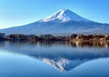 絵画風 壁紙ポスター （はがせるシール式） 逆さ富士 富士山 河口湖 鏡の湖面 キャラクロ FJS-016A2 （A2版 594mm×420mm） 建築用壁紙＋耐候性塗料 インテリア