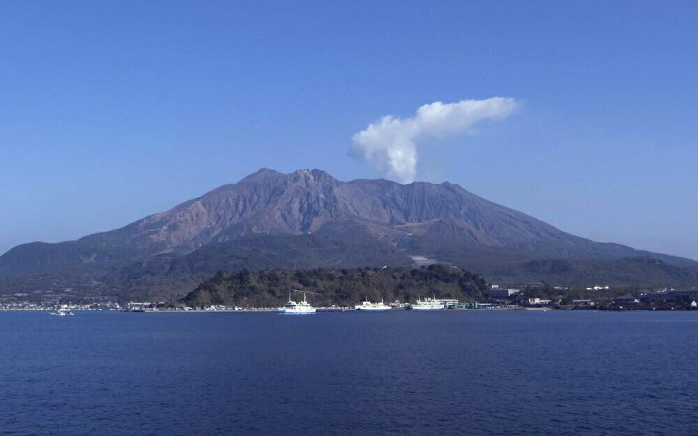 絵画風 壁紙ポスター (はがせるシール式) 桜島 噴火 桜島