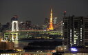 絵画風 壁紙ポスター (はがせるシール式) 東京タワーとレインボーブリッジ 夜景 キャラクロ TKT-024W1 (ワイド版 921mm×576mm) <日本製> ウォールステッカー お風呂ポスター