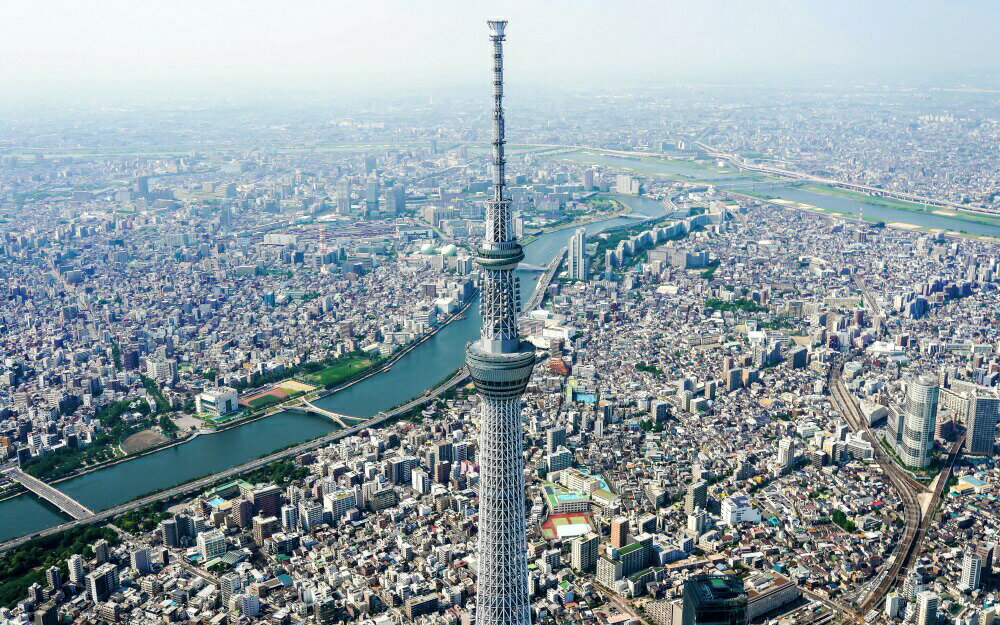 絵画風 壁紙ポスター （はがせるシール式） 東京スカイツリーと東京都市景観 隅田川と荒川 天望回廊 キャラクロ TST-016W2 （ワイド版 603mm×376mm） 建築用壁紙＋耐候性塗料 インテリア