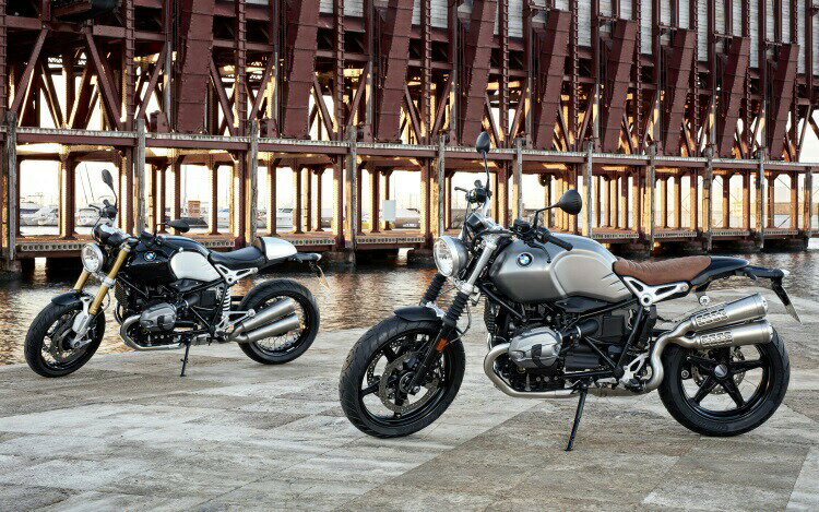 乐天商城 - 絵画風 壁紙ポスター (はがせるシール式) BMW R nineT 2014-16年 カフェレーサー キャラクロ BBMR-019W1 (ワイド版 921mm×576mm) ＜日本製＞ ウォールステッカー お風呂ポスター