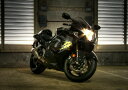 絵画風 壁紙ポスター (はがせるシール式) スズキ GSX1300R ハヤブサ 隼 ブラック バイク キャラクロ SHYB-001A2 (A2版 594mm×420mm) ＜日本製＞ ウォールステッカー お風呂ポスター