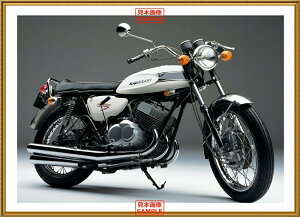 絵画風 壁紙ポスター (はがせるシール式) カワサキ 500SS 初期型H1 マッハ3 1969年 伝説のバイク 【額縁印刷/トリックアート】 キャラクロ K5SS-001SGE2 (594mm×431mm) <日本製> ウォールステッカー お風呂ポスター