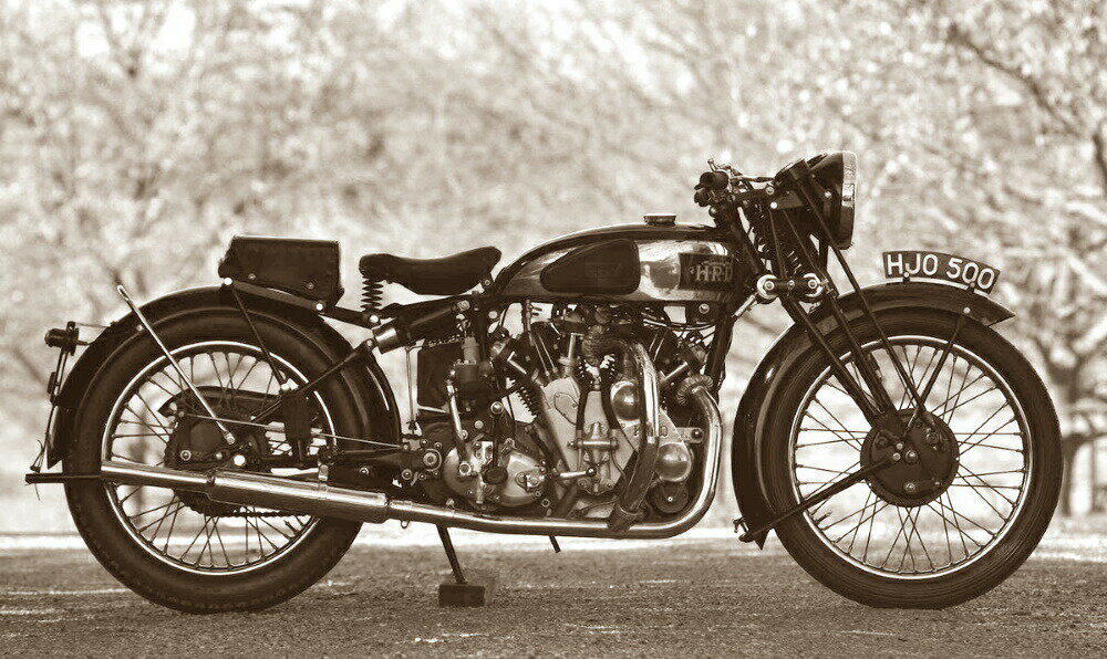 絵画風 壁紙ポスター (はがせるシール式) ヴィンセント HRD ラパイド 1939年 アメリカン・オールドヴィンテージ セピア キャラクロ VCRP-001SS2 (603mm×359mm) ＜日本製＞ ウォールステッカー お風呂ポスター