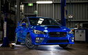 絵画風 壁紙ポスター (はがせるシール式) スバル WRX STI NR4 Spec FIA認定ラリーカー 2015年 ラリー キャラクロ IMPR-002W2 (ワイド版 603mm×376mm) ＜日本製＞ ウォールステッカー お風呂ポスター