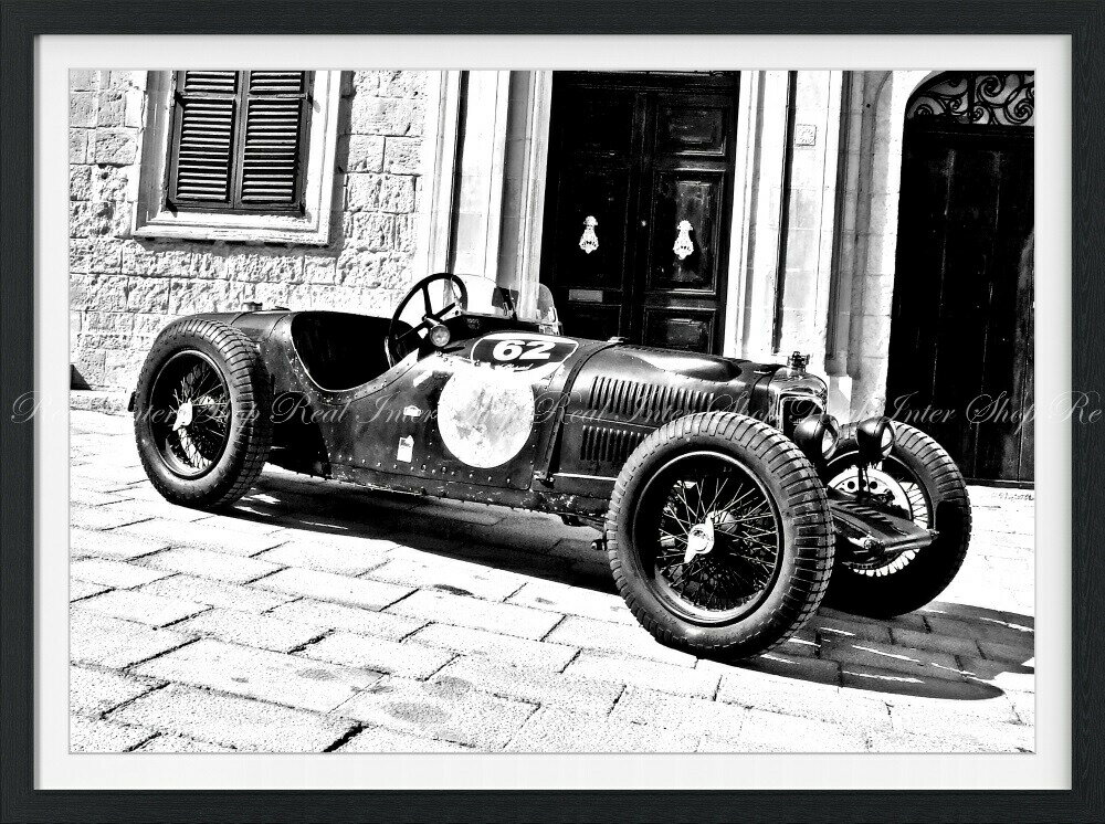 絵画風 壁紙ポスター (はがせるシール式) クラシックカー ヴィンテージ レースカー モノクロ 【額縁印刷／トリックアート】 キャラクロ CLVC-004SGF2 (594mm×442mm) ＜日本製＞ ウォールステッカー お風呂ポスター