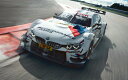 絵画風 壁紙ポスター (はがせるシール式) BMW M4 (F82) GT3 DTM 2016年 グループGT3 レーシングカー キャラクロ BMGT-006W2 (ワイド版 603mm×376mm) ＜日本製＞ ウォールステッカー お風呂ポスター