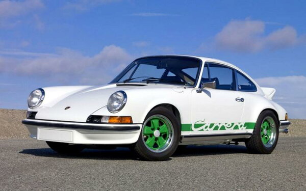 09年の十大ポルシェ911関連ニュース 絵画風 壁紙ポスター はがせるシール式 ポルシェ 911 カレラ クーペ 初代901型 1972年 ホワイト キャラクロ P901 005w1 ワイド版 921mm 576mm 建築用壁紙 耐候性塗料 インテリア
