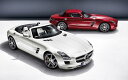 絵画風 壁紙ポスター (はがせるシール式) メルセデス ベンツ SLS AMG 2010年 シルバー＆レッド キャラクロ MAMG-013W2 (ワイド版 603mm×376mm) ＜日本製＞ ウォールステッカー お風呂ポスター