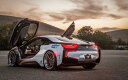 絵画風 壁紙ポスター (はがせるシール式) ヴォルシュタイナー BMW i8 VR-E 2016年 プラグインハイブリッド・スーパーカー キャラクロ BMI8-017W1 (ワイド版 921mm×576mm) <日本製> ウォールステッカー お風呂ポスター