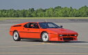 絵画風 壁紙ポスター (はがせるシール式) BMW M1 スーパーカー レッド 1980年 キャラクロ BMM1-003W1 (ワイド版 921mm×576mm) <日本製> ウォールステッカー お風呂ポスター