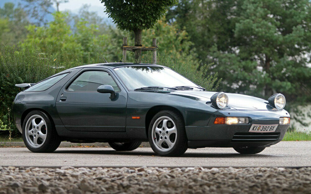 乐天商城 - 絵画風 壁紙ポスター (はがせるシール式) ポルシェ 928 GTS 1991年 Bグリーン キャラクロ P928-005W1 (ワイド版 921mm×576mm) ＜日本製＞ ウォールステッカー お風呂ポスター
