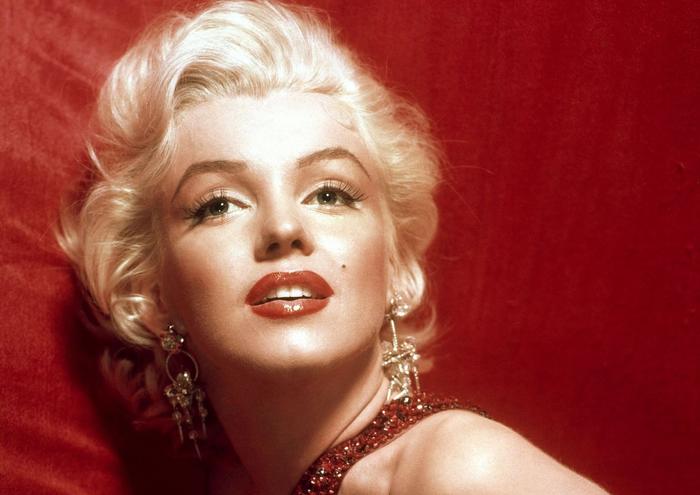 絵画風 壁紙ポスター （はがせるシール式） マリリン モンロー Marilyn Monroe キャラクロ MAM-007A1 （A1版 830mm×585mm） 建築用壁紙＋耐候性塗料 インテリア