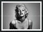 絵画風 壁紙ポスター (はがせるシール式) マリリン モンロー Marilyn Monroe モノクロ 【額縁印刷/トリックアート】 キャラクロ MAM-005SGF1 (784mm×585mm) 建築用壁紙+耐候性塗料 インテリア