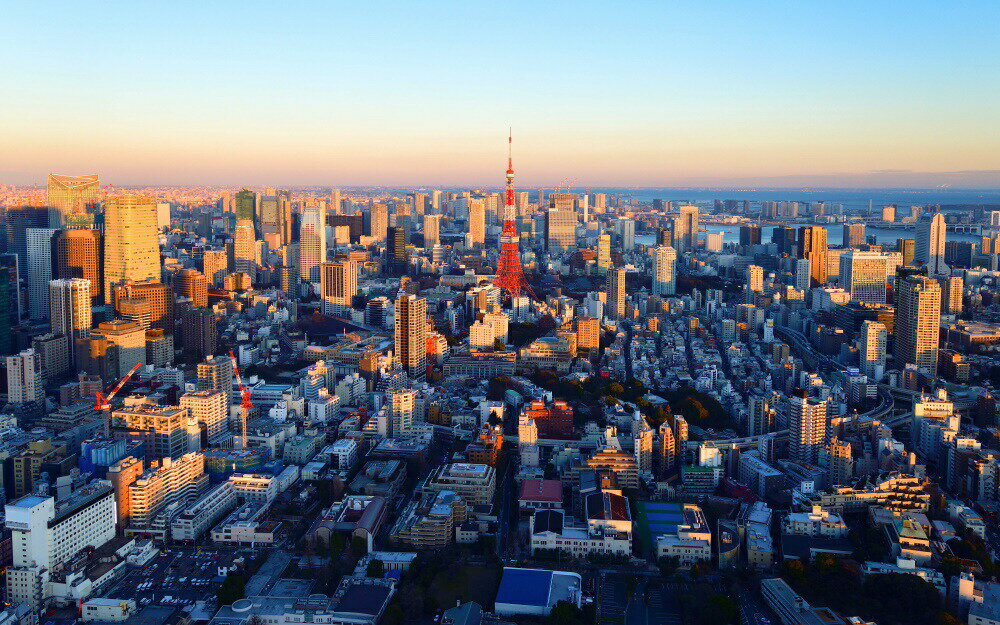 絵画風 壁紙ポスター （はがせるシール式） -地球の撮り方- 東京タワーを一望、六本木ヒルズ展望台「東京シティビュー」からの夕暮れ夜景 日本の絶景 キャラクロ C-ZJP-101W2 （ワイド版 603mm×376mm） 建築用壁紙＋耐候性塗料 インテリア