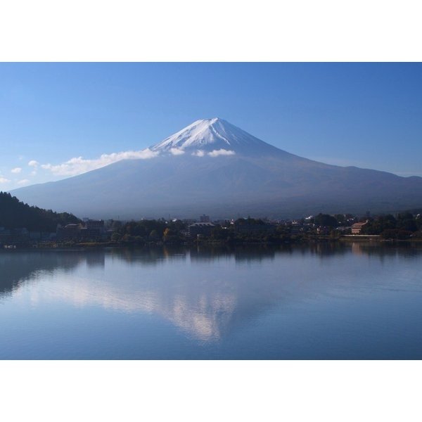 絵画風 壁紙ポスター (はがせるシール式) 富士山 河口湖 反射 キャラクロ FJS-012A2 (A2版 594mm×420mm) ＜日本製＞ ウォールステッカー お風呂ポスター