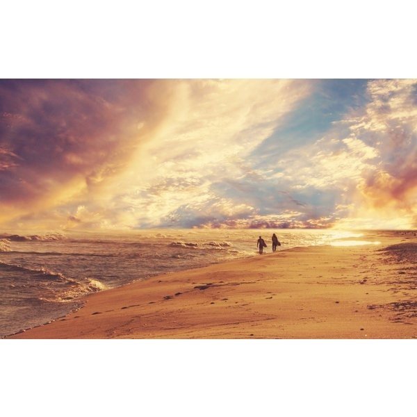 絵画風 壁紙ポスター (はがせるシール式) 夕焼けのサーファー シルエット 夕暮れ雲のハワイ サーフィン 波 海 キャラクロ SFN-022W2 (ワイド版 603mm×376mm) ＜日本製＞ ウォールステッカー お風呂ポスター