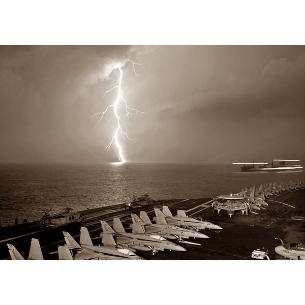 絵画風 壁紙ポスター (はがせるシール式) 稲妻 イナズマ 雷 空母 戦闘機 エナジー パワー セピア キャ..