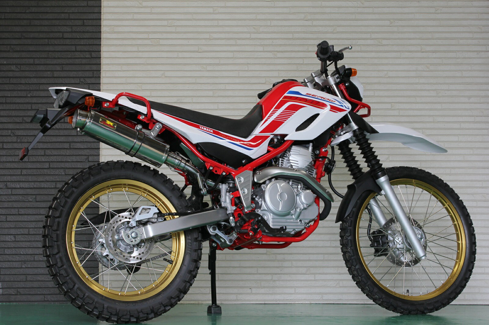 Realize セロー250 バイクマフラー 2BK-DG31J 2018年〜2020年モデル対応 Aria アリア ステンレス スラッシュタイプ (TypeS) マフラー リアライズ ヤマハ バイク用品 バイク用 バイクパーツ カスタム パーツ ドレスアップ 交換 社外品 説明書付 SEROW250