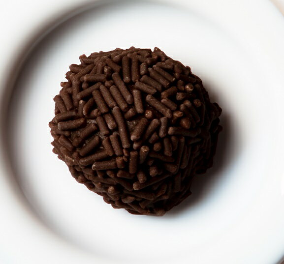 (0812)BRIGADEIRO 6UNIDADES チョコスプレーソフトキャンディー6個　チョコ味　チョコスプレー　柔らかいチョコ　コンデンスミルク 3
