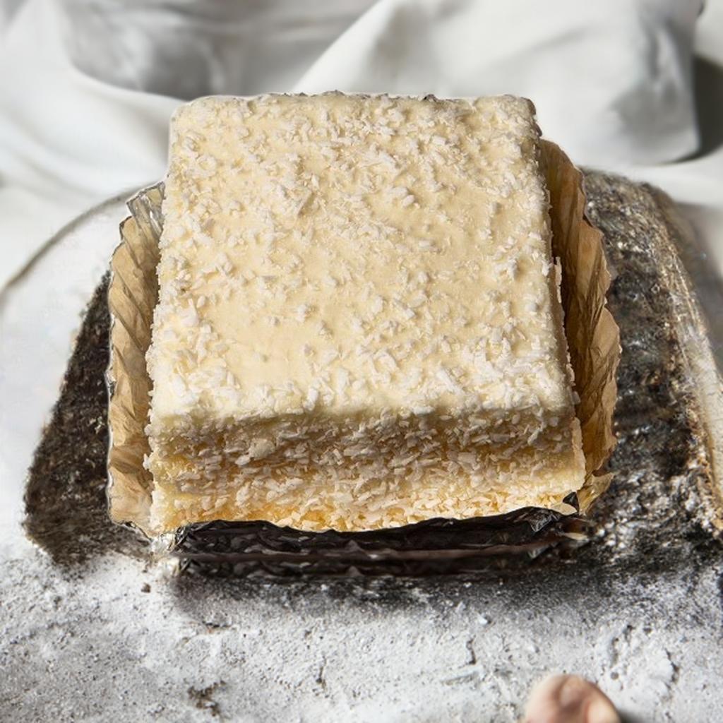 (8739)BOLO GELADO DE COCO ココナツアイスケーキ　ココナッツ味　アイスケーキ　おやつにピッタリ　スイーツ
