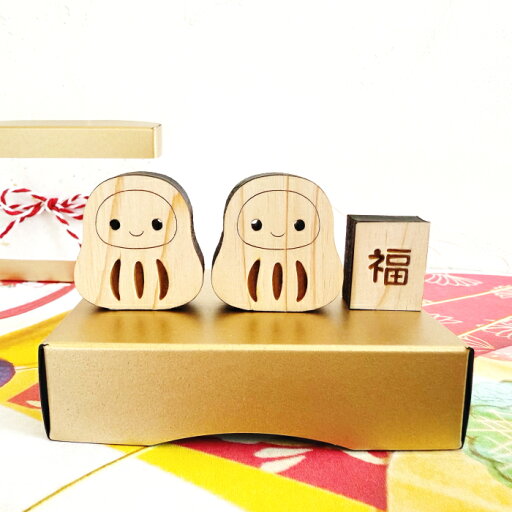 ちょこっとお正月*だるま 国産紀州熊野ひのき使用 木製 正月飾り 新年 迎春 ラッピング 金 インテリア おじいちゃん おばあちゃん プレゼント ギフト かわいい ナチュラル 木製 檜 天然木 小スペース コンパクト 場所をとらない ミニサイズ Sサイズ 小さい ちょこっとお正月*だるま 国産紀州熊野ひのき使用 木製 正月飾り 新年 迎春 ラッピング 金 インテリア おじいちゃん おばあちゃん プレゼント ギフト かわいい ナチュラル 木製 檜 天然木 小スペース コンパクト 場所をとらない ミニサイズ Sサイズ 小さい
