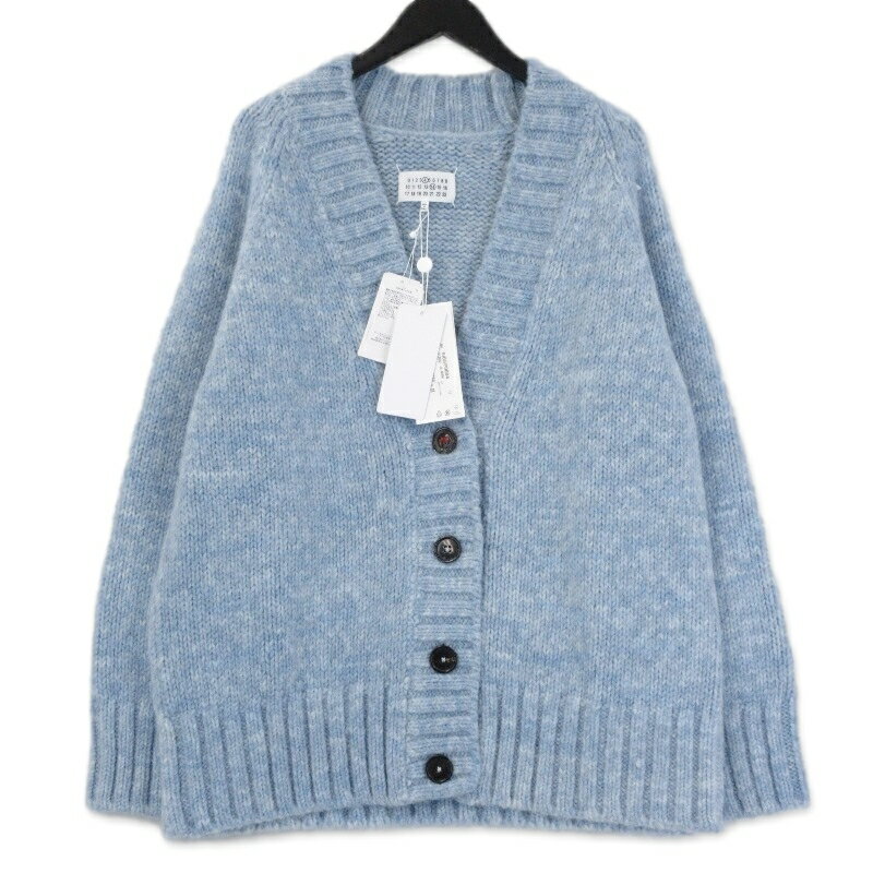 【中古】未使用 Maison Margiela メゾンマルジェラ ローゲージニット カーディガン SI0GP0004 S17802 22AW アルパカ ブルー M タグ付き コットン ウール Vネック ボタニカル染め 水色 レディース メンズ ユニセックス 70015755のサムネイル
