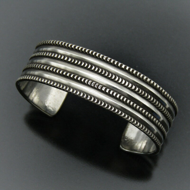 【中古】Perry Shorty ナバホ族 バングル チゼル 19mm ペリーショーティー コインシルバー スタンプワーク ブレスレット カフ Coin Sil...