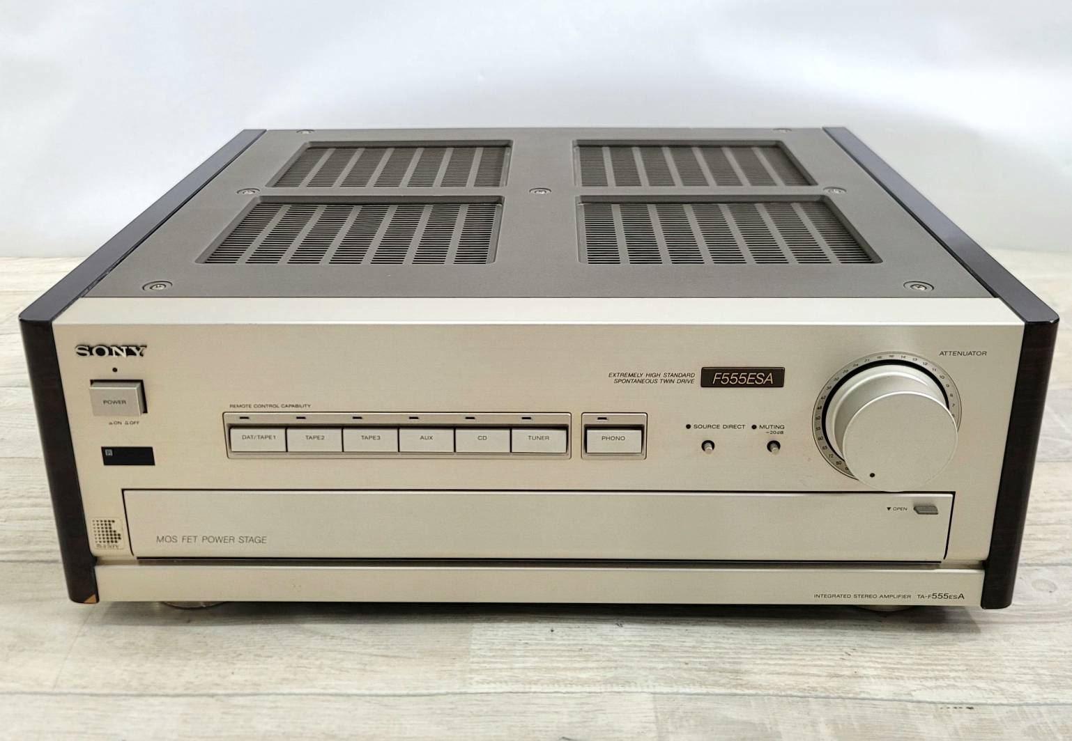 リベリアスの【中古】SONY プリメインアンプ TA-F555ESA｜アングル2