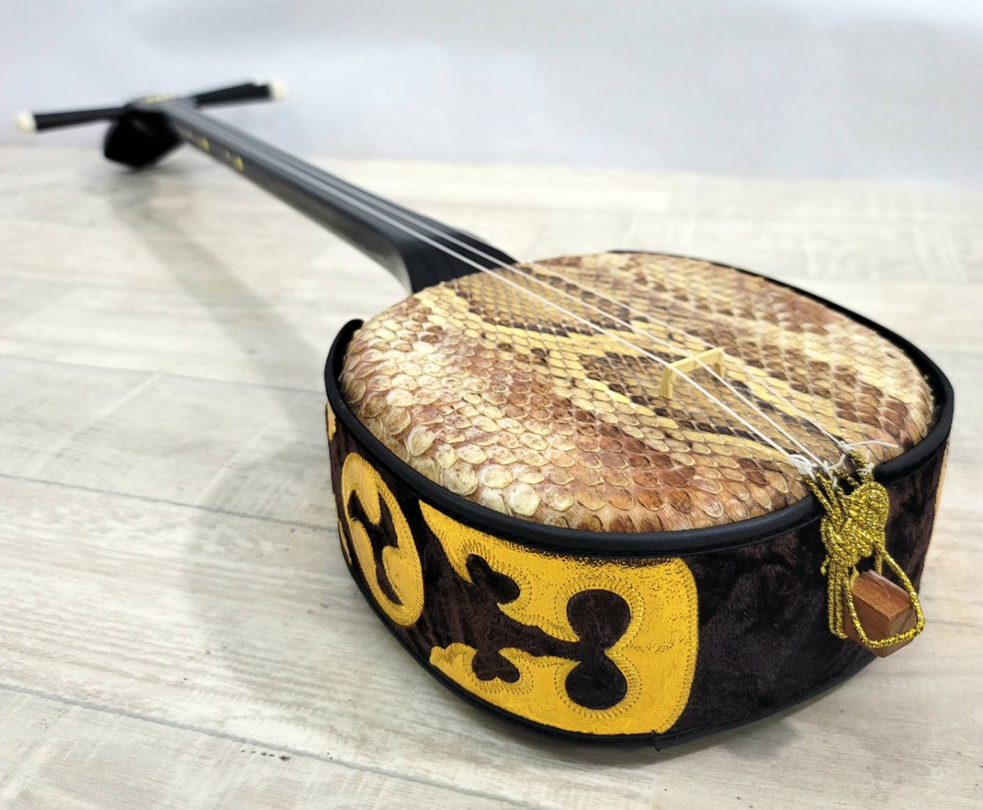 【中古】沖縄 三線 本革 蛇革 ハードケース 和楽器