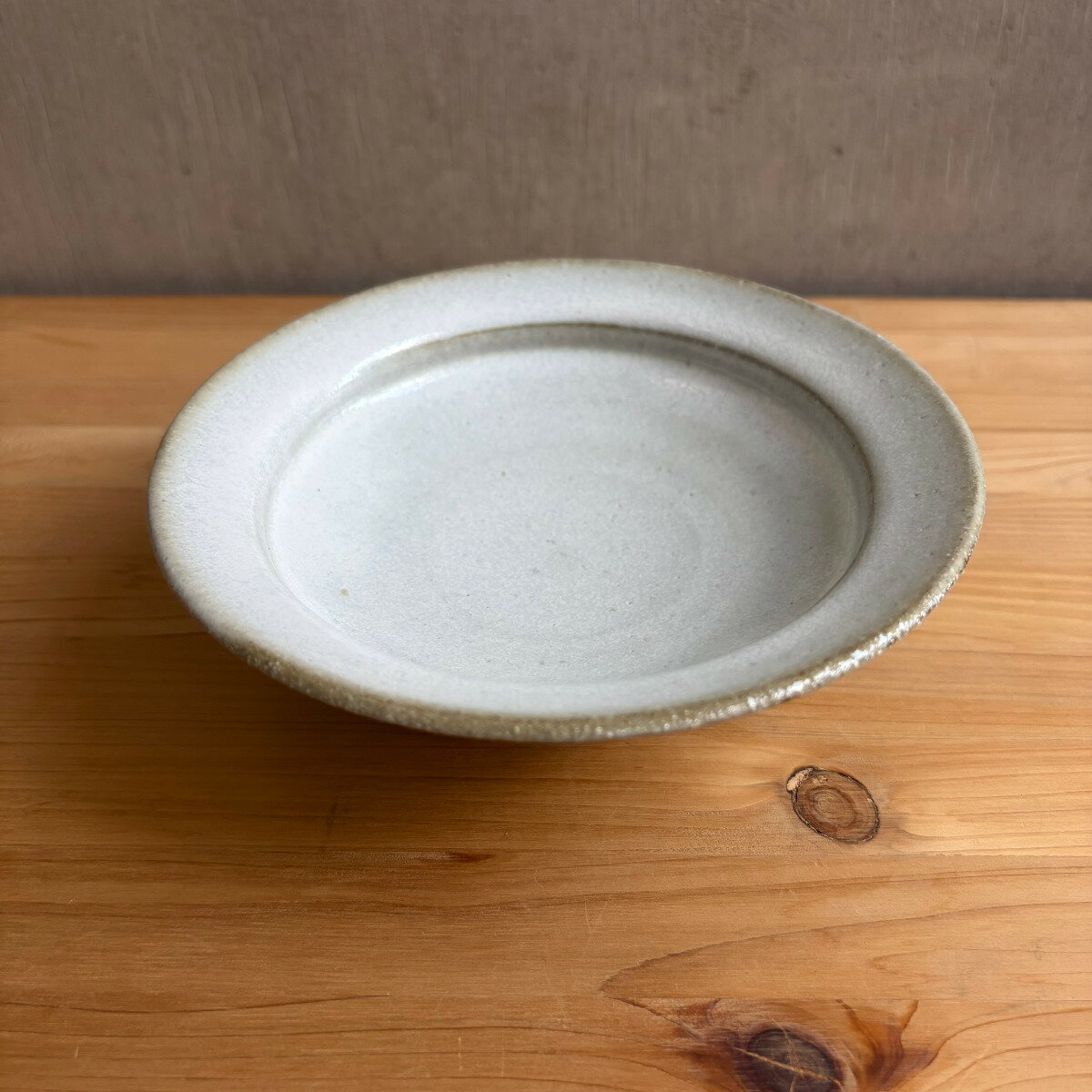 Rakuten - 上野焼 渡窯 ぬくもりのある白と土のコントラスト 白釉高坏皿