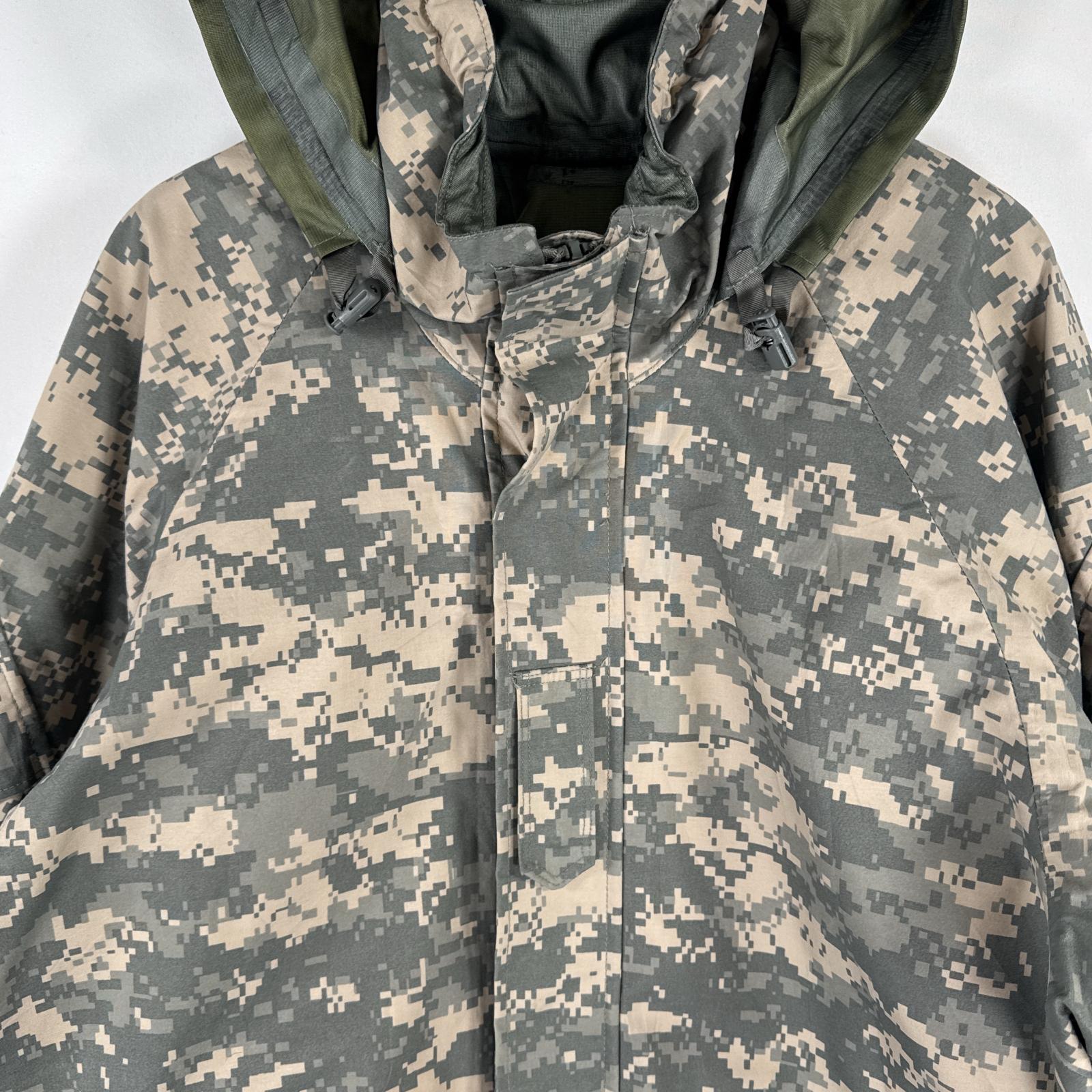 古着 ミリタリージャケット ECWCS GORE-TEX デジカモ ゴアテックスパーカー 米軍 実物 迷彩 カモフラ ナイロン medium regular グレー メンズ 【中古】