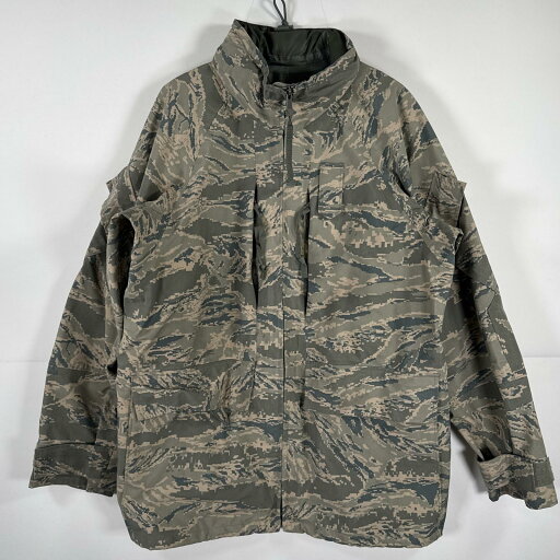 古着 ミリタリージャケット ECWCS GORE-TEX タイガーカモ ゴアテックスパーカー デジタル 米軍 実物 デジカモ medium regular グレー メンズ 【中古】 古着 ミリタリージャケット ECWCS GORE-TEX タイガーカモ ゴアテックスパーカー デジタル 米軍 実物 デジカモ medium regular グレー メンズ 【中古】