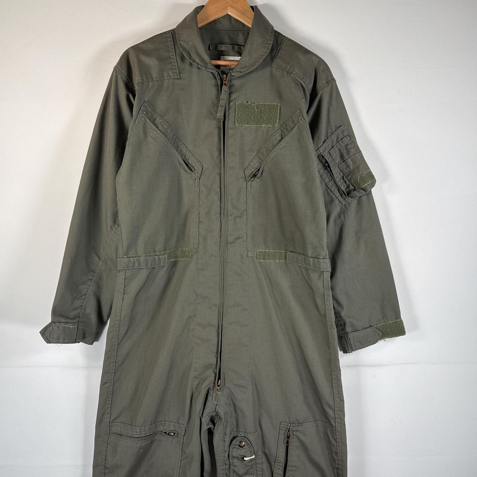 古着 90's/90年代 ミリタリー 長袖つなぎ オールインワン ワーク 作業着 米軍実物 大きいサイズ CWU27P 42L オリーブグリーン系 メンズ 【中古】