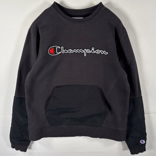 古着 チャンピオン Champion スウェット トレーナー ビッグロゴワッペン ナイロン切り替え クルーネック L ブラック メンズ 【中古】 古着 チャンピオン Champion スウェット トレーナー ビッグロゴワッペン ナイロン切り替え クルーネック L ブラック メンズ 【中古】