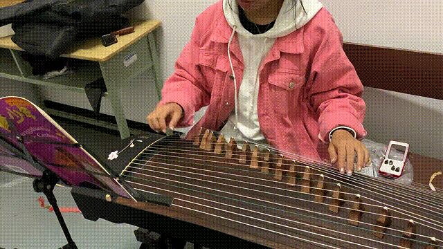 古筝楽器　演奏桐素材手作り高品質　プレゼント　誕生日　コンサート　初心者　大...