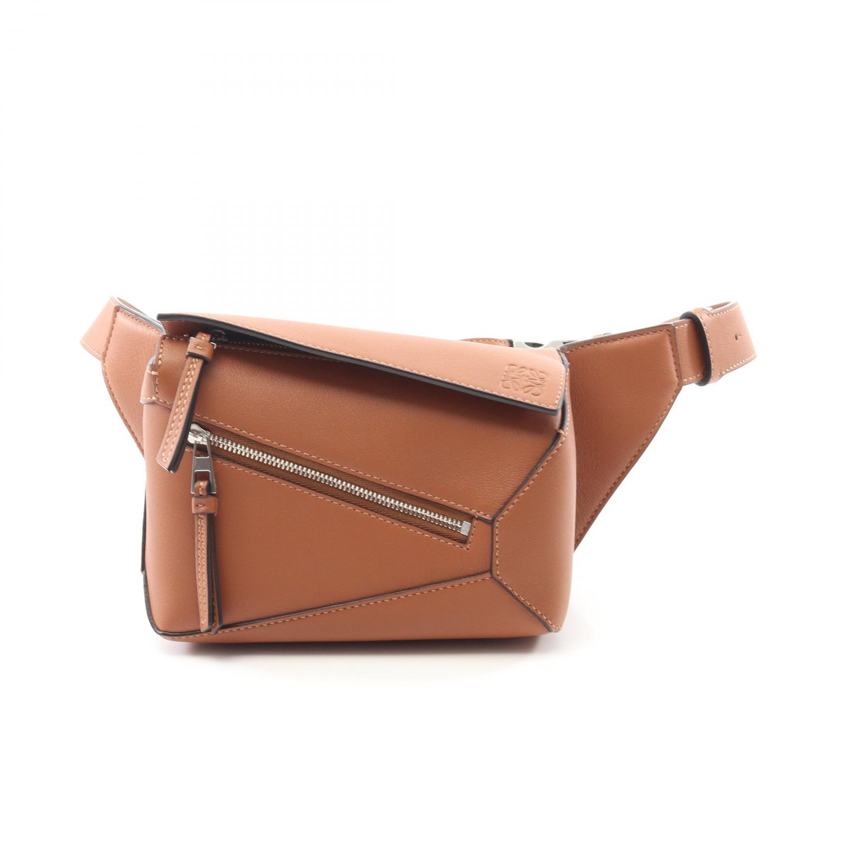 LOEWE ロエベ 上質レザー ベルトバッグ ウエストポーチ ロゴ 楽天市場】ロエベ loewe(ボディバッグ・ウエストポーチ