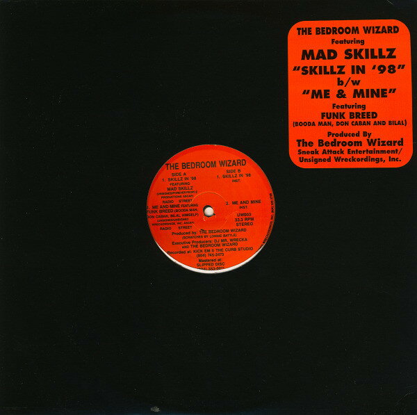 ・アーティスト Bedroom Wizard ・タイトル Skillz In '98 b/w Me & Mine ・レーベル・型番 Unsigned Wreckordings UW003 ・フォーマット 12" ・コンディション(盤) 非常に良い(EX) ・コンディション(ジャケット) プレインカバー（元ジャケット／カバー無し） ・コンディション(帯) オビなし ・特記事項 【レーベルにシール付着】【ハイプステッカー】【盤に薄い跡】 サンプル画像です。実際の商品の画像ではありません 商品写真はバーコード/カタログ番号に対応したサンプル画像ですので、お送りする商品の画像ではありません。帯やライナーなどの付属品は、特記事項に記載されている場合のみ含まれます。プロモやカラーレコードなどの仕様についても、該当する場合のみ特記事項に記載しています。 【ご購入前に必ずご確認ください】 ・本店サイト(www.recordcity.jp)とは価格、送料が違います ・本店サイト、その他支店のオーダーとは同梱発送できません ・注文確定後に別の注文を頂いた場合、注文同士の同梱は致しかねます。 ・別倉庫から発送しているため、店頭受け渡しは対応しておりません ・一部商品は他の通販サイトでも販売しているため、ご注文のタイミングによっては商品のご用意ができない場合がございます。 ・土日祝日はお休みです 金曜・祝前日9時以降のご連絡またはご入金は、返答または発送が週明け・祝日明けに順次対応となります。 ・ご購入後のキャンセル不可 ご購入後のキャンセルはいかなる理由においてもお受けできません。ご了承の上、ご購入くださいませ。 ・日本郵便(ゆうパック/ゆうメール)によるお届けになります。 ・中古品であることをご理解ください 当ストアでは中古商品を主に販売しております。中古品であることをご理解の上ご購入ください。また、一部商品はRecordCityオンラインストアで試聴可能です。 ・返品について お客様のご都合による返品は一切承っておりません。 表記の内容と実際の商品に相違がある場合、また針飛び等で返品・返金をご希望される場合は、商品の到着後1週間以内にご連絡ください。商品の返送をこちらで確認後、キャンセル・返金を行います。 コンディションVG以下の商品は返品できません。プレイに影響のない表面のこすれ傷、プレス起因のノイズ盤は返品の対象外です。 【コンディション表記】 ・ほぼ新品(M-)(Like New) 完全な新品。未使用。当店ではほぼ使用しません ・非常に良い(EX)(Excellent) 中古盤として美品な状態。わずかな経年を感じるものの傷みを感じさせない、当店基準で最高の状態 ・良い(VG+)(Very Good Plus) 丁寧に扱われた中古品で、軽い使用感がみられる。 ・可(VG)(Acceptable) 使い込まれた中古品で、「良い」よりもさらに使用感がみられる。 ・悪い(VG-)(Bad) 状態が悪いアイテム。使用の保障はなく、再生不可、針飛び、目立つノイズがあるかもしれない。状態によるクレーム不可。返品不可。 ・非常に悪い(G)(Very Bad) 「悪い」よりさらに状態が悪いアイテム。使用の保障はなく、再生不可、針飛び、目立つノイズがあるかもしれない。状態によるクレーム不可。返品不可。 ・ジャンク(Fair)(Junk/Fair) 割れている、反っている、水ダメージがある、カビ、ジャケットが分離している、ひどい書き込み、ひどい擦れなど最低の状態。使用の保障はなく、再生不可、針飛び、目立つノイズがあるかもしれない。状態によるクレーム不可。返品不可。 ・ジャンク(Poor)(Junk/Poor) 割れている、反っている、水ダメージがある、カビ、ジャケットが分離している、ひどい書き込み、ひどい擦れなど最低の状態。使用の保障はなく、再生不可、針飛び、目立つノイズがあるかもしれない。状態によるクレーム不可。返品不可。