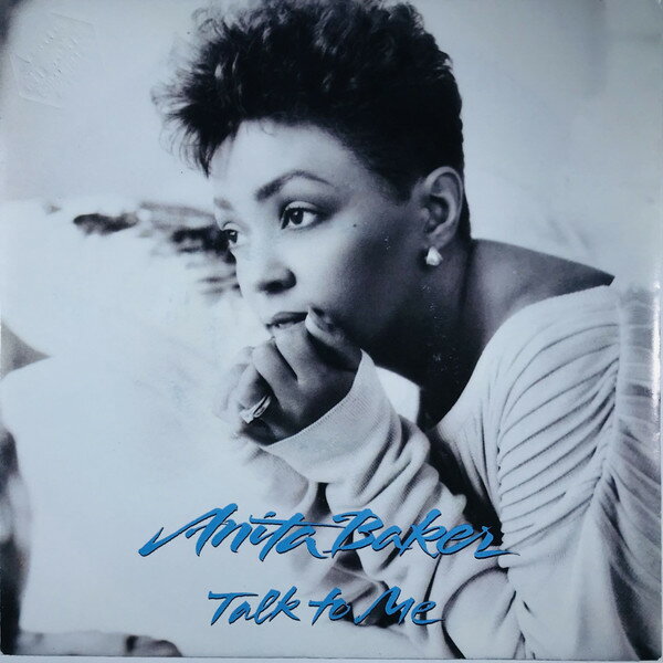 ・アーティスト Anita Baker ・タイトル Talk To Me ・レーベル・型番 Elektra EKR111 ・フォーマット 7インチレコード ・コンディション(盤) 良い (VG+) ・コンディション(ジャケット) 良い (VG+) ・コンディション(帯) オビなし ・特記事項 【カバー汚れ】【盤に浅い跡】【カバー折れ/しわ】 サンプル画像です。実際の商品の画像ではありません 商品写真はバーコード/カタログ番号に対応したサンプル画像ですので、お送りする商品の画像ではありません。帯やライナーなどの付属品は、特記事項に記載されている場合のみ含まれます。プロモやカラーレコードなどの仕様についても、該当する場合のみ特記事項に記載しています。 【ご購入前に必ずご確認ください】 ・本店サイト(www.recordcity.jp)とは価格、送料が違います ・本店サイト、その他支店のオーダーとは同梱発送できません ・注文確定後に別の注文を頂いた場合、注文同士の同梱は致しかねます。 ・別倉庫から発送しているため、店頭受け渡しは対応しておりません ・一部商品は他の通販サイトでも販売しているため、ご注文のタイミングによっては商品のご用意ができない場合がございます。 ・土日祝日はお休みです 金曜・祝前日9時以降のご連絡またはご入金は、返答または発送が週明け・祝日明けに順次対応となります。 ・ご購入後のキャンセル不可 ご購入後のキャンセルはいかなる理由においてもお受けできません。ご了承の上、ご購入くださいませ。 ・日本郵便(ゆうパック/ゆうメール)によるお届けになります。 ・中古品であることをご理解ください 当ストアでは中古商品を主に販売しております。中古品であることをご理解の上ご購入ください。また、一部商品はRecordCityオンラインストアで試聴可能です。 ・返品について お客様のご都合による返品は一切承っておりません。 表記の内容と実際の商品に相違がある場合、また針飛び等で返品・返金をご希望される場合は、商品の到着後1週間以内にご連絡ください。商品の返送をこちらで確認後、キャンセル・返金を行います。 コンディションVG以下の商品は返品できません。プレイに影響のない表面のこすれ傷、プレス起因のノイズ盤は返品の対象外です。 【コンディション表記】 ・ほぼ新品(M-)(Like New) 完全な新品。未使用。当店ではほぼ使用しません ・非常に良い(EX)(Excellent) 中古盤として美品な状態。わずかな経年を感じるものの傷みを感じさせない、当店基準で最高の状態 ・良い(VG+)(Very Good Plus) 丁寧に扱われた中古品で、軽い使用感がみられる。 ・可(VG)(Acceptable) 使い込まれた中古品で、「良い」よりもさらに使用感がみられる。 ・悪い(VG-)(Bad) 状態が悪いアイテム。使用の保障はなく、再生不可、針飛び、目立つノイズがあるかもしれない。状態によるクレーム不可。返品不可。 ・非常に悪い(G)(Very Bad) 「悪い」よりさらに状態が悪いアイテム。使用の保障はなく、再生不可、針飛び、目立つノイズがあるかもしれない。状態によるクレーム不可。返品不可。 ・ジャンク(Fair)(Junk/Fair) 割れている、反っている、水ダメージがある、カビ、ジャケットが分離している、ひどい書き込み、ひどい擦れなど最低の状態。使用の保障はなく、再生不可、針飛び、目立つノイズがあるかもしれない。状態によるクレーム不可。返品不可。 ・ジャンク(Poor)(Junk/Poor) 割れている、反っている、水ダメージがある、カビ、ジャケットが分離している、ひどい書き込み、ひどい擦れなど最低の状態。使用の保障はなく、再生不可、針飛び、目立つノイズがあるかもしれない。状態によるクレーム不可。返品不可。