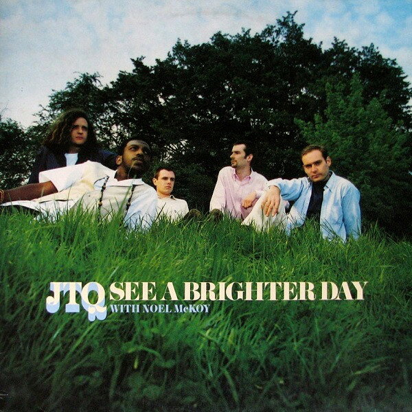 ・アーティスト James Taylor Quartet, Noel McKoy ・タイトル See A Brighter Day ・レーベル・型番 Big Life, Big Life BLRT97 ・フォーマット 12" ・コンディション(盤) 良い (VG+) ・コンディション(ジャケット) 良い (VG+) ・コンディション(帯) オビなし ・特記事項 【カバーに目立つ染み】 サンプル画像です。実際の商品の画像ではありません 商品写真はバーコード/カタログ番号に対応したサンプル画像ですので、お送りする商品の画像ではありません。帯やライナーなどの付属品は、特記事項に記載されている場合のみ含まれます。プロモやカラーレコードなどの仕様についても、該当する場合のみ特記事項に記載しています。 【ご購入前に必ずご確認ください】 ・本店サイト(www.recordcity.jp)とは価格、送料が違います ・本店サイト、その他支店のオーダーとは同梱発送できません ・注文確定後に別の注文を頂いた場合、注文同士の同梱は致しかねます。 ・別倉庫から発送しているため、店頭受け渡しは対応しておりません ・一部商品は他の通販サイトでも販売しているため、ご注文のタイミングによっては商品のご用意ができない場合がございます。 ・土日祝日はお休みです 金曜・祝前日9時以降のご連絡またはご入金は、返答または発送が週明け・祝日明けに順次対応となります。 ・ご購入後のキャンセル不可 ご購入後のキャンセルはいかなる理由においてもお受けできません。ご了承の上、ご購入くださいませ。 ・日本郵便(ゆうパック/ゆうメール)によるお届けになります。 ・中古品であることをご理解ください 当ストアでは中古商品を主に販売しております。中古品であることをご理解の上ご購入ください。また、一部商品はRecordCityオンラインストアで試聴可能です。 ・返品について お客様のご都合による返品は一切承っておりません。 表記の内容と実際の商品に相違がある場合、また針飛び等で返品・返金をご希望される場合は、商品の到着後1週間以内にご連絡ください。商品の返送をこちらで確認後、キャンセル・返金を行います。 コンディションVG以下の商品は返品できません。プレイに影響のない表面のこすれ傷、プレス起因のノイズ盤は返品の対象外です。 【コンディション表記】 ・ほぼ新品(M-)(Like New) 完全な新品。未使用。当店ではほぼ使用しません ・非常に良い(EX)(Excellent) 中古盤として美品な状態。わずかな経年を感じるものの傷みを感じさせない、当店基準で最高の状態 ・良い(VG+)(Very Good Plus) 丁寧に扱われた中古品で、軽い使用感がみられる。 ・可(VG)(Acceptable) 使い込まれた中古品で、「良い」よりもさらに使用感がみられる。 ・悪い(VG-)(Bad) 状態が悪いアイテム。使用の保障はなく、再生不可、針飛び、目立つノイズがあるかもしれない。状態によるクレーム不可。返品不可。 ・非常に悪い(G)(Very Bad) 「悪い」よりさらに状態が悪いアイテム。使用の保障はなく、再生不可、針飛び、目立つノイズがあるかもしれない。状態によるクレーム不可。返品不可。 ・ジャンク(Fair)(Junk/Fair) 割れている、反っている、水ダメージがある、カビ、ジャケットが分離している、ひどい書き込み、ひどい擦れなど最低の状態。使用の保障はなく、再生不可、針飛び、目立つノイズがあるかもしれない。状態によるクレーム不可。返品不可。 ・ジャンク(Poor)(Junk/Poor) 割れている、反っている、水ダメージがある、カビ、ジャケットが分離している、ひどい書き込み、ひどい擦れなど最低の状態。使用の保障はなく、再生不可、針飛び、目立つノイズがあるかもしれない。状態によるクレーム不可。返品不可。