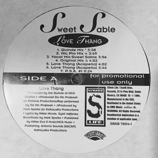 ・アーティスト Sweet Sable ・タイトル Love Thang ・レーベル・型番 Street Life Records (2) 72392780141 ・フォーマット 12" ・コンディション(盤) 良い (VG+) ・コンディション(ジャケット) プレインカバー（元ジャケット／カバー無し） ・コンディション(帯) オビなし ・特記事項 【盤にヘアライン】 サンプル画像です。実際の商品の画像ではありません 商品写真はバーコード/カタログ番号に対応したサンプル画像ですので、お送りする商品の画像ではありません。帯やライナーなどの付属品は、特記事項に記載されている場合のみ含まれます。プロモやカラーレコードなどの仕様についても、該当する場合のみ特記事項に記載しています。 【ご購入前に必ずご確認ください】 ・本店サイト(www.recordcity.jp)とは価格、送料が違います ・本店サイト、その他支店のオーダーとは同梱発送できません ・注文確定後に別の注文を頂いた場合、注文同士の同梱は致しかねます。 ・別倉庫から発送しているため、店頭受け渡しは対応しておりません ・一部商品は他の通販サイトでも販売しているため、ご注文のタイミングによっては商品のご用意ができない場合がございます。 ・土日祝日はお休みです 金曜・祝前日9時以降のご連絡またはご入金は、返答または発送が週明け・祝日明けに順次対応となります。 ・ご購入後のキャンセル不可 ご購入後のキャンセルはいかなる理由においてもお受けできません。ご了承の上、ご購入くださいませ。 ・日本郵便(ゆうパック/ゆうメール)によるお届けになります。 ・中古品であることをご理解ください 当ストアでは中古商品を主に販売しております。中古品であることをご理解の上ご購入ください。また、一部商品はRecordCityオンラインストアで試聴可能です。 ・返品について お客様のご都合による返品は一切承っておりません。 表記の内容と実際の商品に相違がある場合、また針飛び等で返品・返金をご希望される場合は、商品の到着後1週間以内にご連絡ください。商品の返送をこちらで確認後、キャンセル・返金を行います。 コンディションVG以下の商品は返品できません。プレイに影響のない表面のこすれ傷、プレス起因のノイズ盤は返品の対象外です。 【コンディション表記】 ・ほぼ新品(M-)(Like New) 完全な新品。未使用。当店ではほぼ使用しません ・非常に良い(EX)(Excellent) 中古盤として美品な状態。わずかな経年を感じるものの傷みを感じさせない、当店基準で最高の状態 ・良い(VG+)(Very Good Plus) 丁寧に扱われた中古品で、軽い使用感がみられる。 ・可(VG)(Acceptable) 使い込まれた中古品で、「良い」よりもさらに使用感がみられる。 ・悪い(VG-)(Bad) 状態が悪いアイテム。使用の保障はなく、再生不可、針飛び、目立つノイズがあるかもしれない。状態によるクレーム不可。返品不可。 ・非常に悪い(G)(Very Bad) 「悪い」よりさらに状態が悪いアイテム。使用の保障はなく、再生不可、針飛び、目立つノイズがあるかもしれない。状態によるクレーム不可。返品不可。 ・ジャンク(Fair)(Junk/Fair) 割れている、反っている、水ダメージがある、カビ、ジャケットが分離している、ひどい書き込み、ひどい擦れなど最低の状態。使用の保障はなく、再生不可、針飛び、目立つノイズがあるかもしれない。状態によるクレーム不可。返品不可。 ・ジャンク(Poor)(Junk/Poor) 割れている、反っている、水ダメージがある、カビ、ジャケットが分離している、ひどい書き込み、ひどい擦れなど最低の状態。使用の保障はなく、再生不可、針飛び、目立つノイズがあるかもしれない。状態によるクレーム不可。返品不可。