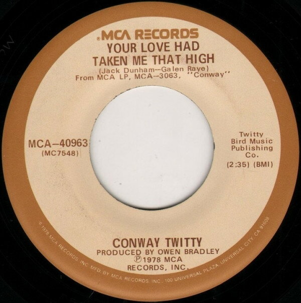 ・アーティスト Conway Twitty ・タイトル Your Love Had Taken Me That High ・レーベル・型番 MCA Records MCA40963 ・フォーマット 7" ・コンディション(盤) 良い (VG+) ・コンディション(ジャケット) プレインカバー（元ジャケット／カバー無し） ・コンディション(帯) オビなし ・特記事項 サンプル画像です。実際の商品の画像ではありません 商品写真はバーコード/カタログ番号に対応したサンプル画像ですので、お送りする商品の画像ではありません。帯やライナーなどの付属品は、特記事項に記載されている場合のみ含まれます。プロモやカラーレコードなどの仕様についても、該当する場合のみ特記事項に記載しています。 【ご購入前に必ずご確認ください】 ・本店サイト(www.recordcity.jp)とは価格、送料が違います ・本店サイト、その他支店のオーダーとは同梱発送できません ・注文確定後に別の注文を頂いた場合、注文同士の同梱は致しかねます。 ・別倉庫から発送しているため、店頭受け渡しは対応しておりません ・一部商品は他の通販サイトでも販売しているため、ご注文のタイミングによっては商品のご用意ができない場合がございます。 ・土日祝日はお休みです 金曜・祝前日9時以降のご連絡またはご入金は、返答または発送が週明け・祝日明けに順次対応となります。 ・ご購入後のキャンセル不可 ご購入後のキャンセルはいかなる理由においてもお受けできません。ご了承の上、ご購入くださいませ。 ・日本郵便(ゆうパック/ゆうメール)によるお届けになります。 ・中古品であることをご理解ください 当ストアでは中古商品を主に販売しております。中古品であることをご理解の上ご購入ください。また、一部商品はRecordCityオンラインストアで試聴可能です。 ・返品について お客様のご都合による返品は一切承っておりません。 表記の内容と実際の商品に相違がある場合、また針飛び等で返品・返金をご希望される場合は、商品の到着後1週間以内にご連絡ください。商品の返送をこちらで確認後、キャンセル・返金を行います。 コンディションVG以下の商品は返品できません。プレイに影響のない表面のこすれ傷、プレス起因のノイズ盤は返品の対象外です。 【コンディション表記】 ・ほぼ新品(M-)(Like New) 完全な新品。未使用。当店ではほぼ使用しません ・非常に良い(EX)(Excellent) 中古盤として美品な状態。わずかな経年を感じるものの傷みを感じさせない、当店基準で最高の状態 ・良い(VG+)(Very Good Plus) 丁寧に扱われた中古品で、軽い使用感がみられる。 ・可(VG)(Acceptable) 使い込まれた中古品で、「良い」よりもさらに使用感がみられる。 ・悪い(VG-)(Bad) 状態が悪いアイテム。使用の保障はなく、再生不可、針飛び、目立つノイズがあるかもしれない。状態によるクレーム不可。返品不可。 ・非常に悪い(G)(Very Bad) 「悪い」よりさらに状態が悪いアイテム。使用の保障はなく、再生不可、針飛び、目立つノイズがあるかもしれない。状態によるクレーム不可。返品不可。 ・ジャンク(Fair)(Junk/Fair) 割れている、反っている、水ダメージがある、カビ、ジャケットが分離している、ひどい書き込み、ひどい擦れなど最低の状態。使用の保障はなく、再生不可、針飛び、目立つノイズがあるかもしれない。状態によるクレーム不可。返品不可。 ・ジャンク(Poor)(Junk/Poor) 割れている、反っている、水ダメージがある、カビ、ジャケットが分離している、ひどい書き込み、ひどい擦れなど最低の状態。使用の保障はなく、再生不可、針飛び、目立つノイズがあるかもしれない。状態によるクレーム不可。返品不可。