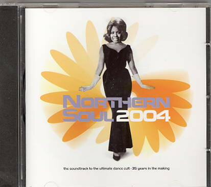 ・アーティスト Various ・タイトル Northern Soul 2004 ・レーベル・型番 KRL (2) KRLCD16 ・フォーマット CD ・コンディション(盤) 良い (VG+) ・コンディション(ジャケット) ・コンディション(帯) オビなし ・特記事項 【盤に小さいキズ】【ケースにシール】【ケース汚れ】 サンプル画像です。実際の商品の画像ではありません 商品写真はバーコード/カタログ番号に対応したサンプル画像ですので、お送りする商品の画像ではありません。帯やライナーなどの付属品は、特記事項に記載されている場合のみ含まれます。プロモやカラーレコードなどの仕様についても、該当する場合のみ特記事項に記載しています。 【ご購入前に必ずご確認ください】 ・本店サイト(www.recordcity.jp)とは価格、送料が違います ・本店サイト、その他支店のオーダーとは同梱発送できません ・注文確定後に別の注文を頂いた場合、注文同士の同梱は致しかねます。 ・別倉庫から発送しているため、店頭受け渡しは対応しておりません ・一部商品は他の通販サイトでも販売しているため、ご注文のタイミングによっては商品のご用意ができない場合がございます。 ・土日祝日はお休みです 金曜・祝前日9時以降のご連絡またはご入金は、返答または発送が週明け・祝日明けに順次対応となります。 ・ご購入後のキャンセル不可 ご購入後のキャンセルはいかなる理由においてもお受けできません。ご了承の上、ご購入くださいませ。 ・日本郵便(ゆうパック/ゆうメール)によるお届けになります。 ・中古品であることをご理解ください 当ストアでは中古商品を主に販売しております。中古品であることをご理解の上ご購入ください。また、一部商品はRecordCityオンラインストアで試聴可能です。 ・返品について お客様のご都合による返品は一切承っておりません。 表記の内容と実際の商品に相違がある場合、また針飛び等で返品・返金をご希望される場合は、商品の到着後1週間以内にご連絡ください。商品の返送をこちらで確認後、キャンセル・返金を行います。 コンディションVG以下の商品は返品できません。プレイに影響のない表面のこすれ傷、プレス起因のノイズ盤は返品の対象外です。 【コンディション表記】 ・ほぼ新品(M-)(Like New) 完全な新品。未使用。当店ではほぼ使用しません ・非常に良い(EX)(Excellent) 中古盤として美品な状態。わずかな経年を感じるものの傷みを感じさせない、当店基準で最高の状態 ・良い(VG+)(Very Good Plus) 丁寧に扱われた中古品で、軽い使用感がみられる。 ・可(VG)(Acceptable) 使い込まれた中古品で、「良い」よりもさらに使用感がみられる。 ・悪い(VG-)(Bad) 状態が悪いアイテム。使用の保障はなく、再生不可、針飛び、目立つノイズがあるかもしれない。状態によるクレーム不可。返品不可。 ・非常に悪い(G)(Very Bad) 「悪い」よりさらに状態が悪いアイテム。使用の保障はなく、再生不可、針飛び、目立つノイズがあるかもしれない。状態によるクレーム不可。返品不可。 ・ジャンク(Fair)(Junk/Fair) 割れている、反っている、水ダメージがある、カビ、ジャケットが分離している、ひどい書き込み、ひどい擦れなど最低の状態。使用の保障はなく、再生不可、針飛び、目立つノイズがあるかもしれない。状態によるクレーム不可。返品不可。 ・ジャンク(Poor)(Junk/Poor) 割れている、反っている、水ダメージがある、カビ、ジャケットが分離している、ひどい書き込み、ひどい擦れなど最低の状態。使用の保障はなく、再生不可、針飛び、目立つノイズがあるかもしれない。状態によるクレーム不可。返品不可。