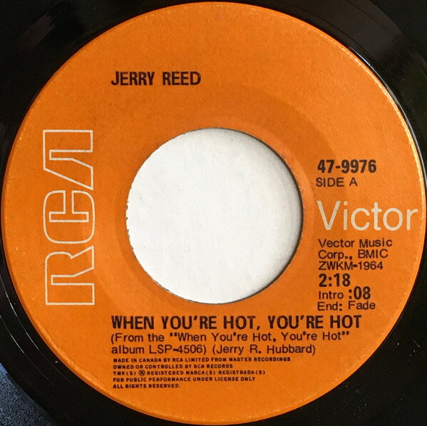 ・アーティスト Jerry Reed ・タイトル When You're Hot, You're Hot / You've Been Cryin' Again ・レーベル・型番 RCA Victor 479976 ・フォーマット 7インチレコード ・コンディション(盤) 良い (VG+) ・コンディション(ジャケット) ・コンディション(帯) オビなし ・特記事項 サンプル画像です。実際の商品の画像ではありません 商品写真はバーコード/カタログ番号に対応したサンプル画像ですので、お送りする商品の画像ではありません。帯やライナーなどの付属品は、特記事項に記載されている場合のみ含まれます。プロモやカラーレコードなどの仕様についても、該当する場合のみ特記事項に記載しています。 【ご購入前に必ずご確認ください】 ・本店サイト(www.recordcity.jp)とは価格、送料が違います ・本店サイト、その他支店のオーダーとは同梱発送できません ・注文確定後に別の注文を頂いた場合、注文同士の同梱は致しかねます。 ・別倉庫から発送しているため、店頭受け渡しは対応しておりません ・一部商品は他の通販サイトでも販売しているため、ご注文のタイミングによっては商品のご用意ができない場合がございます。 ・土日祝日はお休みです 金曜・祝前日9時以降のご連絡またはご入金は、返答または発送が週明け・祝日明けに順次対応となります。 ・ご購入後のキャンセル不可 ご購入後のキャンセルはいかなる理由においてもお受けできません。ご了承の上、ご購入くださいませ。 ・日本郵便(ゆうパック/ゆうメール)によるお届けになります。 ・中古品であることをご理解ください 当ストアでは中古商品を主に販売しております。中古品であることをご理解の上ご購入ください。また、一部商品はRecordCityオンラインストアで試聴可能です。 ・返品について お客様のご都合による返品は一切承っておりません。 表記の内容と実際の商品に相違がある場合、また針飛び等で返品・返金をご希望される場合は、商品の到着後1週間以内にご連絡ください。商品の返送をこちらで確認後、キャンセル・返金を行います。 コンディションVG以下の商品は返品できません。プレイに影響のない表面のこすれ傷、プレス起因のノイズ盤は返品の対象外です。 【コンディション表記】 ・ほぼ新品(M-)(Like New) 完全な新品。未使用。当店ではほぼ使用しません ・非常に良い(EX)(Excellent) 中古盤として美品な状態。わずかな経年を感じるものの傷みを感じさせない、当店基準で最高の状態 ・良い(VG+)(Very Good Plus) 丁寧に扱われた中古品で、軽い使用感がみられる。 ・可(VG)(Acceptable) 使い込まれた中古品で、「良い」よりもさらに使用感がみられる。 ・悪い(VG-)(Bad) 状態が悪いアイテム。使用の保障はなく、再生不可、針飛び、目立つノイズがあるかもしれない。状態によるクレーム不可。返品不可。 ・非常に悪い(G)(Very Bad) 「悪い」よりさらに状態が悪いアイテム。使用の保障はなく、再生不可、針飛び、目立つノイズがあるかもしれない。状態によるクレーム不可。返品不可。 ・ジャンク(Fair)(Junk/Fair) 割れている、反っている、水ダメージがある、カビ、ジャケットが分離している、ひどい書き込み、ひどい擦れなど最低の状態。使用の保障はなく、再生不可、針飛び、目立つノイズがあるかもしれない。状態によるクレーム不可。返品不可。 ・ジャンク(Poor)(Junk/Poor) 割れている、反っている、水ダメージがある、カビ、ジャケットが分離している、ひどい書き込み、ひどい擦れなど最低の状態。使用の保障はなく、再生不可、針飛び、目立つノイズがあるかもしれない。状態によるクレーム不可。返品不可。