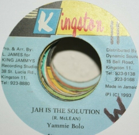 ・アーティスト Yami Bolo ・タイトル Jah Is The Solution ・レーベル・型番 Kingston 11 NONE ・フォーマット 7インチレコード ・コンディション(盤) 良い (VG+) ・コンディション(ジャケット) プレインカバー（元ジャケット／カバー無し） ・コンディション(帯) オビなし ・特記事項 サンプル画像です。実際の商品の画像ではありません 商品写真はバーコード/カタログ番号に対応したサンプル画像ですので、お送りする商品の画像ではありません。帯やライナーなどの付属品は、特記事項に記載されている場合のみ含まれます。プロモやカラーレコードなどの仕様についても、該当する場合のみ特記事項に記載しています。 【ご購入前に必ずご確認ください】 ・本店サイト(www.recordcity.jp)とは価格、送料が違います ・本店サイト、その他支店のオーダーとは同梱発送できません ・注文確定後に別の注文を頂いた場合、注文同士の同梱は致しかねます。 ・別倉庫から発送しているため、店頭受け渡しは対応しておりません ・一部商品は他の通販サイトでも販売しているため、ご注文のタイミングによっては商品のご用意ができない場合がございます。 ・土日祝日はお休みです 金曜・祝前日9時以降のご連絡またはご入金は、返答または発送が週明け・祝日明けに順次対応となります。 ・ご購入後のキャンセル不可 ご購入後のキャンセルはいかなる理由においてもお受けできません。ご了承の上、ご購入くださいませ。 ・日本郵便(ゆうパック/ゆうメール)によるお届けになります。 ・中古品であることをご理解ください 当ストアでは中古商品を主に販売しております。中古品であることをご理解の上ご購入ください。また、一部商品はRecordCityオンラインストアで試聴可能です。 ・返品について お客様のご都合による返品は一切承っておりません。 表記の内容と実際の商品に相違がある場合、また針飛び等で返品・返金をご希望される場合は、商品の到着後1週間以内にご連絡ください。商品の返送をこちらで確認後、キャンセル・返金を行います。 コンディションVG以下の商品は返品できません。プレイに影響のない表面のこすれ傷、プレス起因のノイズ盤は返品の対象外です。 【コンディション表記】 ・ほぼ新品(M-)(Like New) 完全な新品。未使用。当店ではほぼ使用しません ・非常に良い(EX)(Excellent) 中古盤として美品な状態。わずかな経年を感じるものの傷みを感じさせない、当店基準で最高の状態 ・良い(VG+)(Very Good Plus) 丁寧に扱われた中古品で、軽い使用感がみられる。 ・可(VG)(Acceptable) 使い込まれた中古品で、「良い」よりもさらに使用感がみられる。 ・悪い(VG-)(Bad) 状態が悪いアイテム。使用の保障はなく、再生不可、針飛び、目立つノイズがあるかもしれない。状態によるクレーム不可。返品不可。 ・非常に悪い(G)(Very Bad) 「悪い」よりさらに状態が悪いアイテム。使用の保障はなく、再生不可、針飛び、目立つノイズがあるかもしれない。状態によるクレーム不可。返品不可。 ・ジャンク(Fair)(Junk/Fair) 割れている、反っている、水ダメージがある、カビ、ジャケットが分離している、ひどい書き込み、ひどい擦れなど最低の状態。使用の保障はなく、再生不可、針飛び、目立つノイズがあるかもしれない。状態によるクレーム不可。返品不可。 ・ジャンク(Poor)(Junk/Poor) 割れている、反っている、水ダメージがある、カビ、ジャケットが分離している、ひどい書き込み、ひどい擦れなど最低の状態。使用の保障はなく、再生不可、針飛び、目立つノイズがあるかもしれない。状態によるクレーム不可。返品不可。